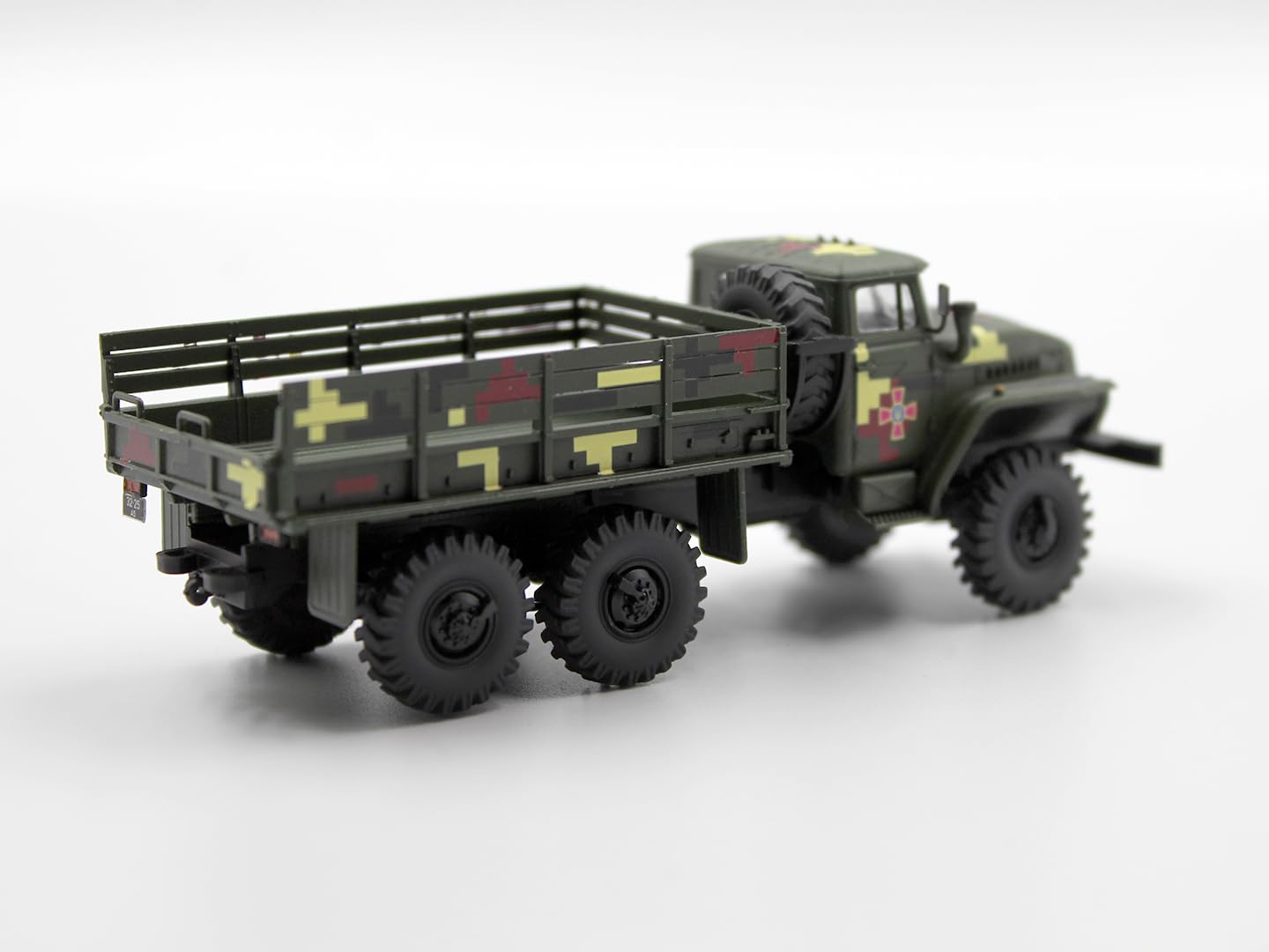 Amazon.co.jp: ICM 72708 - URAL-4320、ウクライナ軍の軍用トラック Amazon.co.jp: ICM 72708 - URAL-4320、ウクライナ軍の軍用トラック